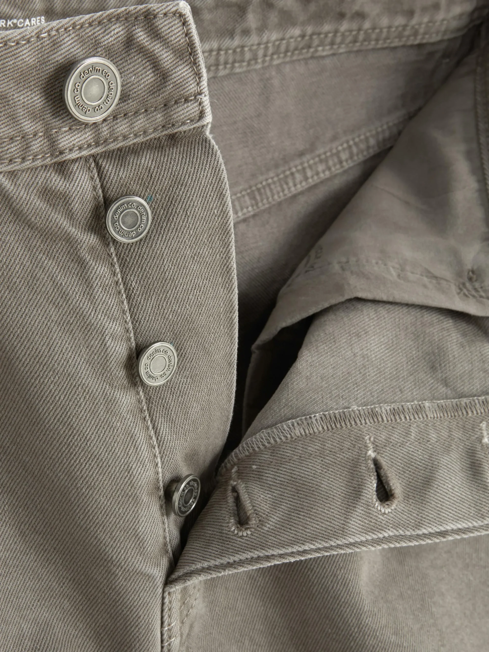 Loose Fit Jeans