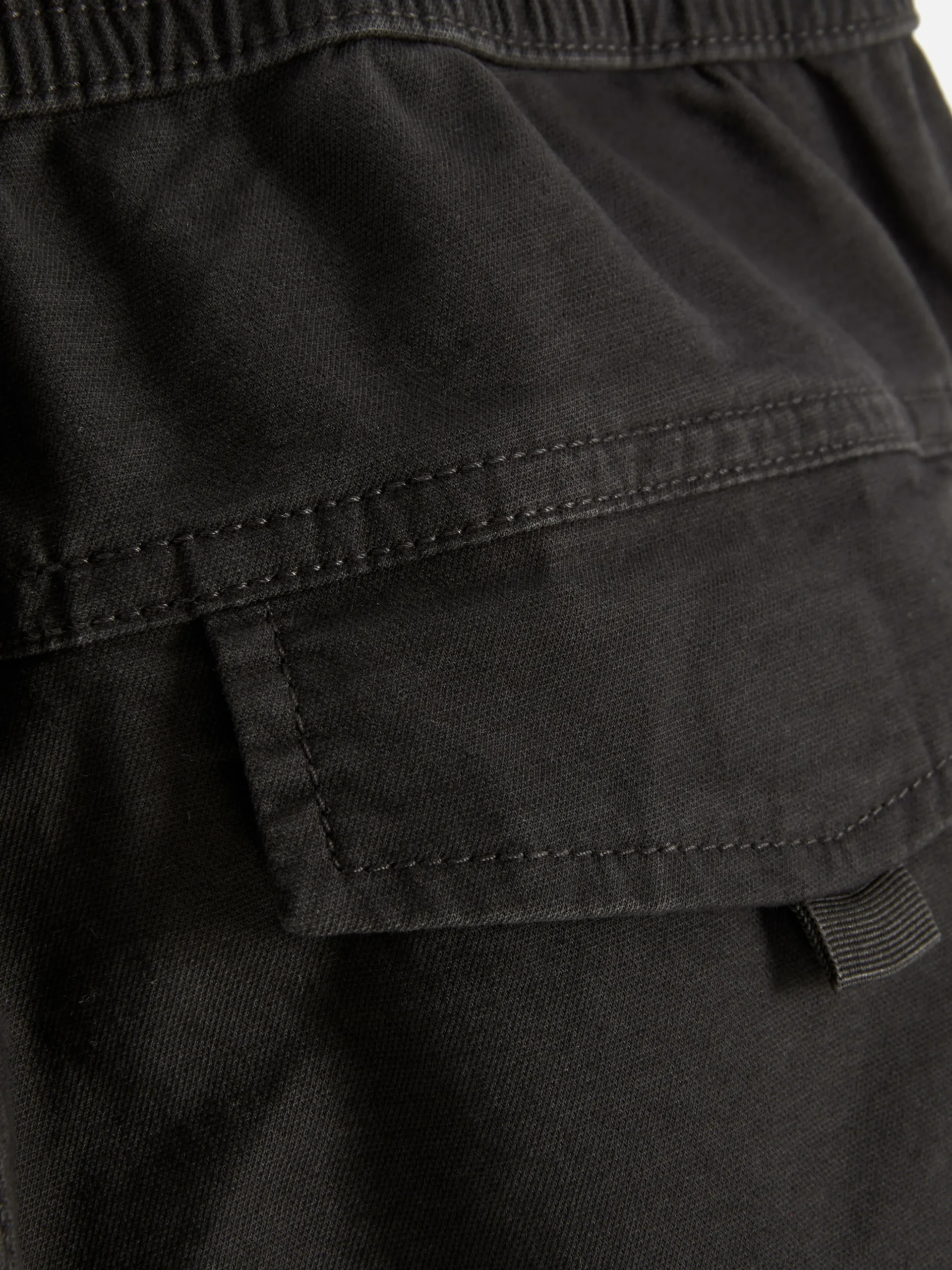 Relaxed Cuff Cargo Pants
