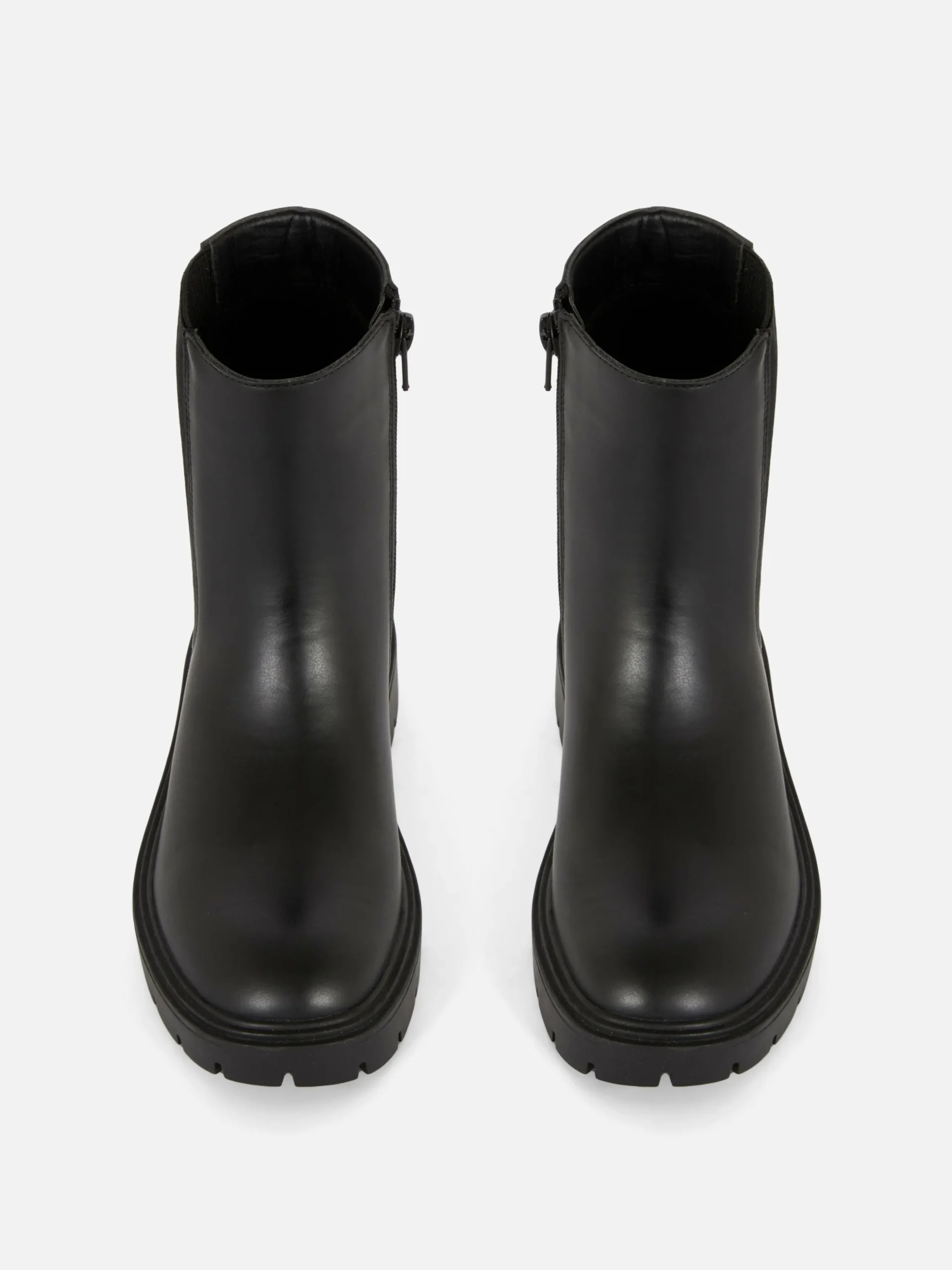 Round Toe Chelsea Boots